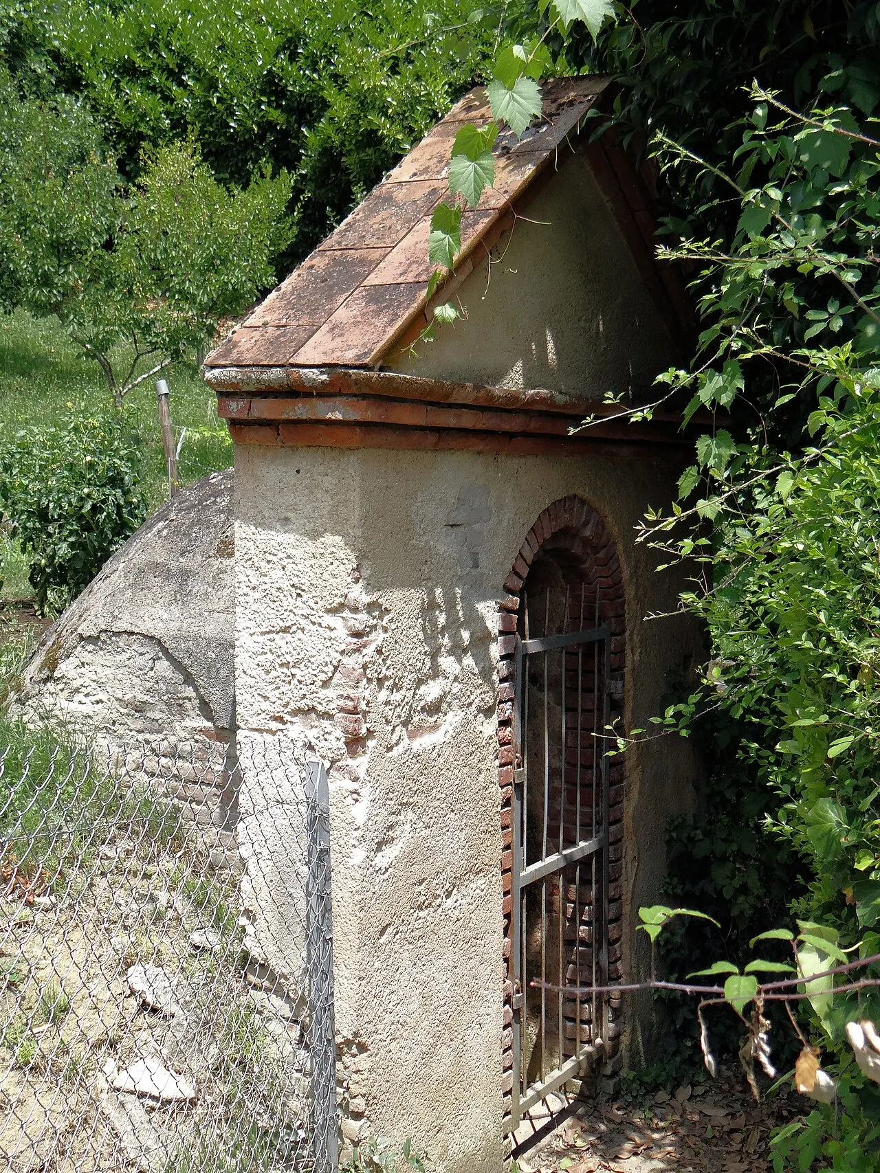 Fontaine des Vingt-Quatre-Echelons, à l’entrée Est de la ville