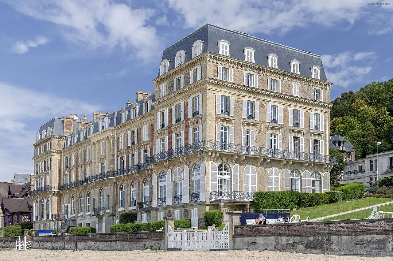 Ancien Hôtel des Roches Noires