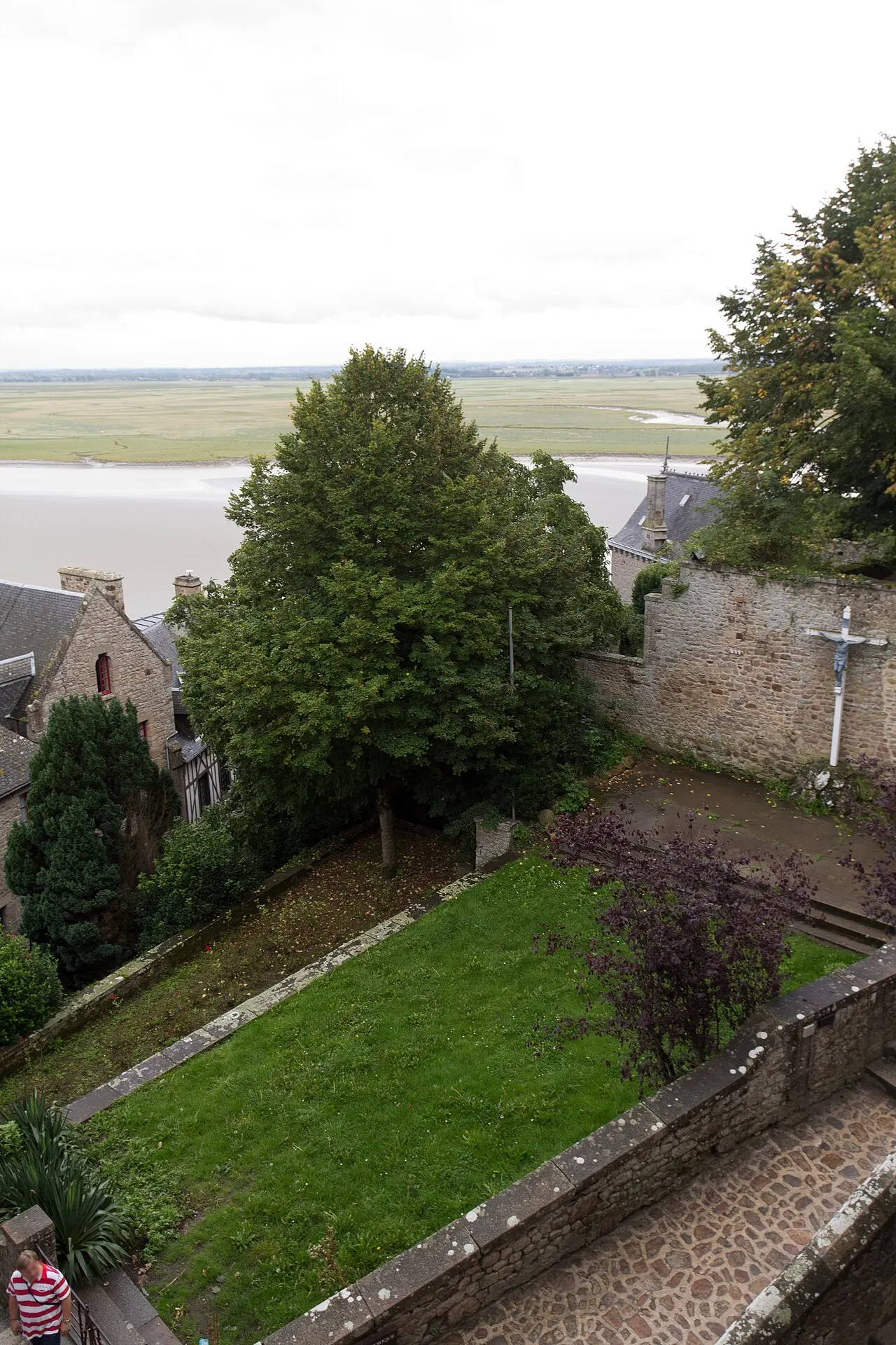 Parvis de la Croix de Jérusalem