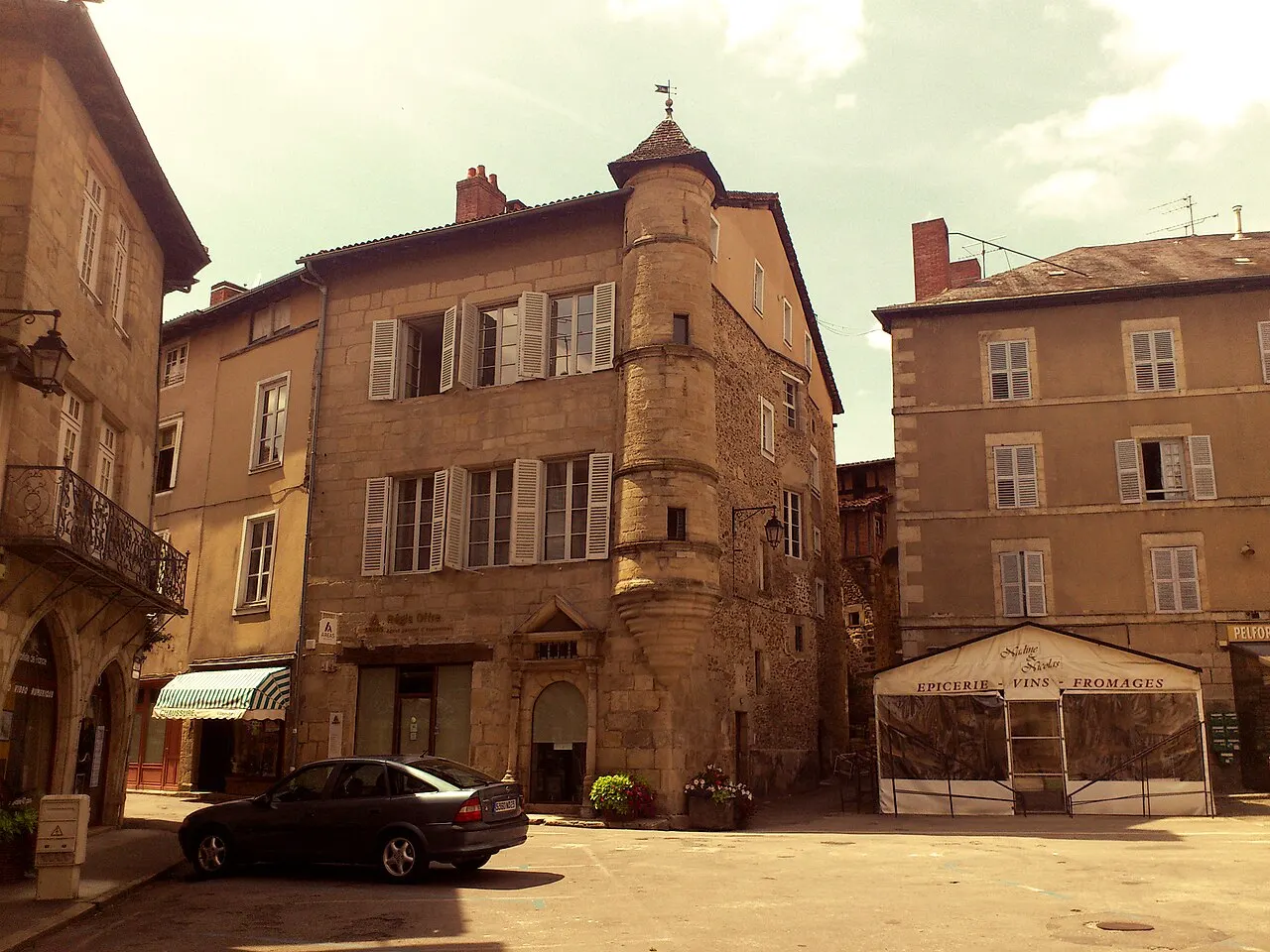 Ancien logis du 16e siècle