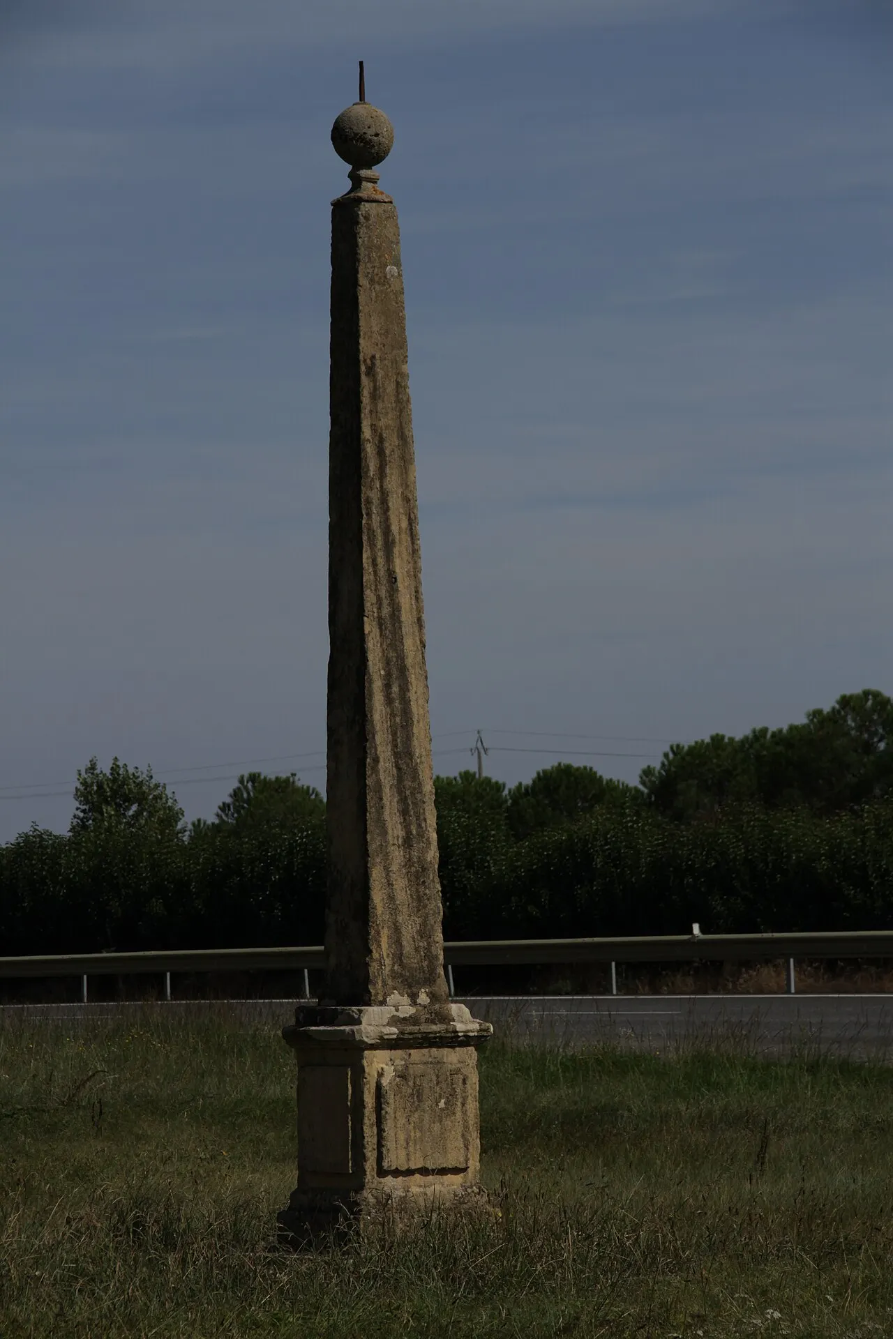 Pyramide marquant la limite entre Guyenne et Languedoc