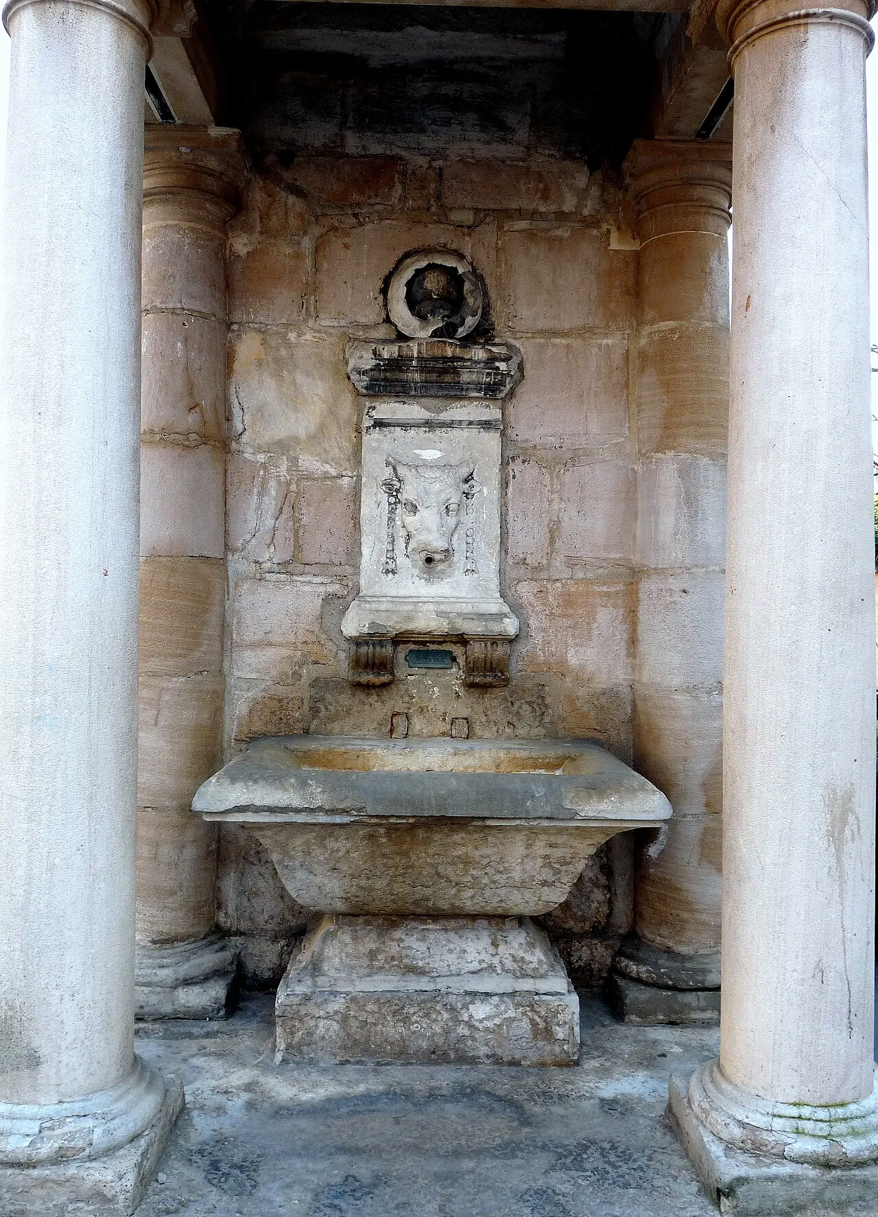 Fontaine du Taurobole