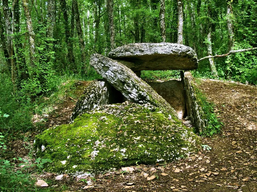 Dolmen du Devès (B)