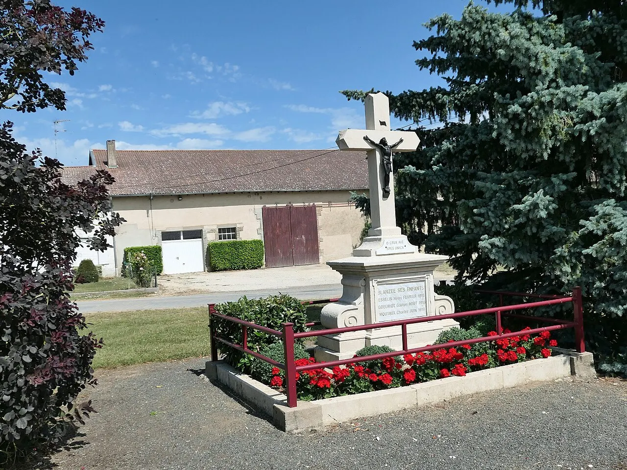 Blanzée