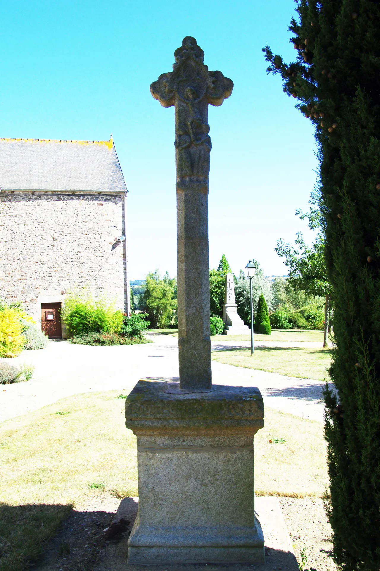 Croix en granit du 15e siècles