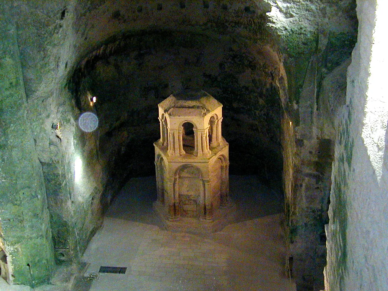 Église Souterraine Monolithe Saint-Jean