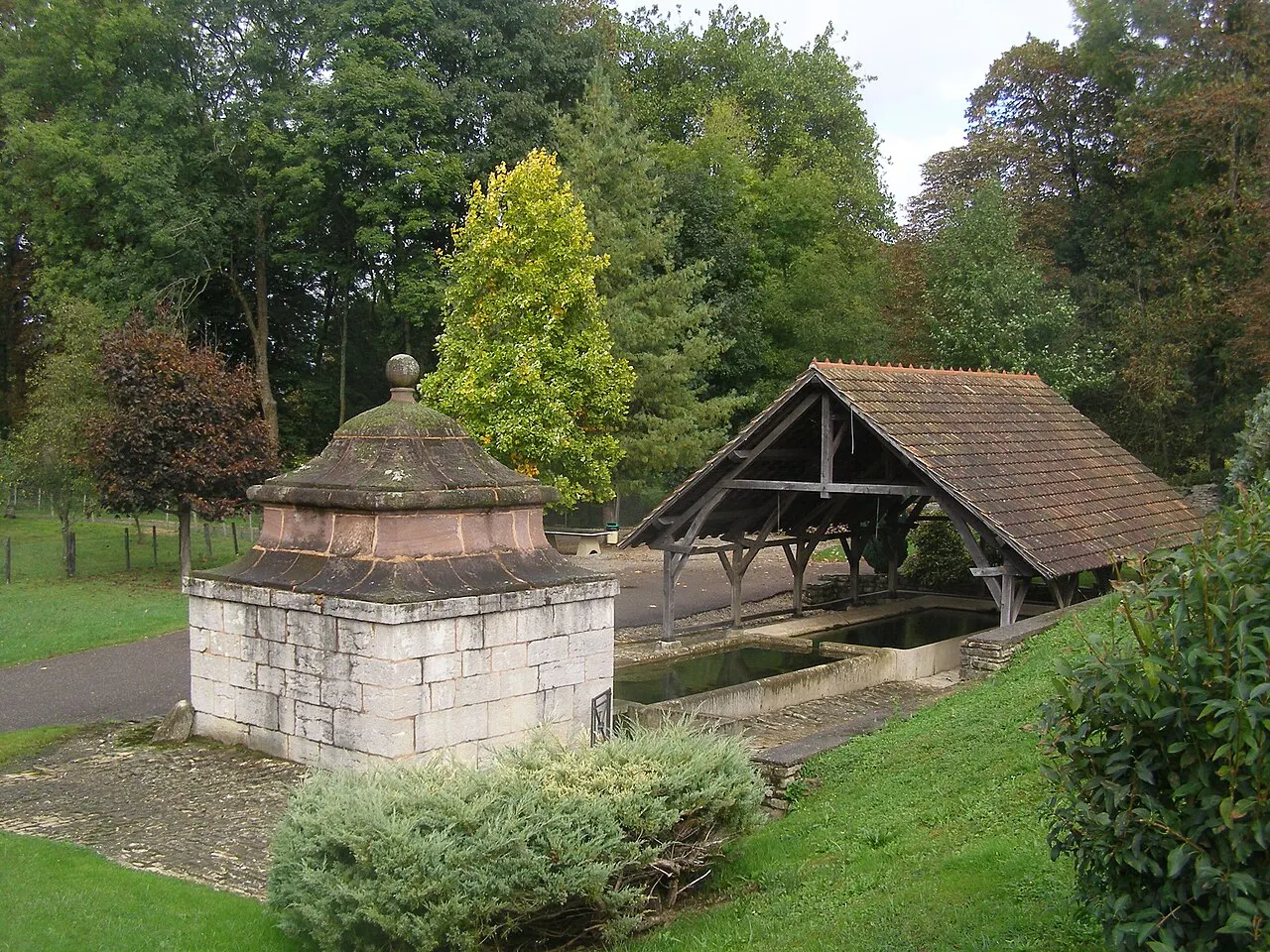 Fontaine-lavoir