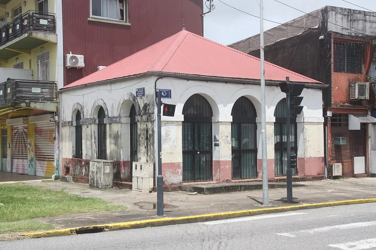 Immeuble, ancien poste de police
