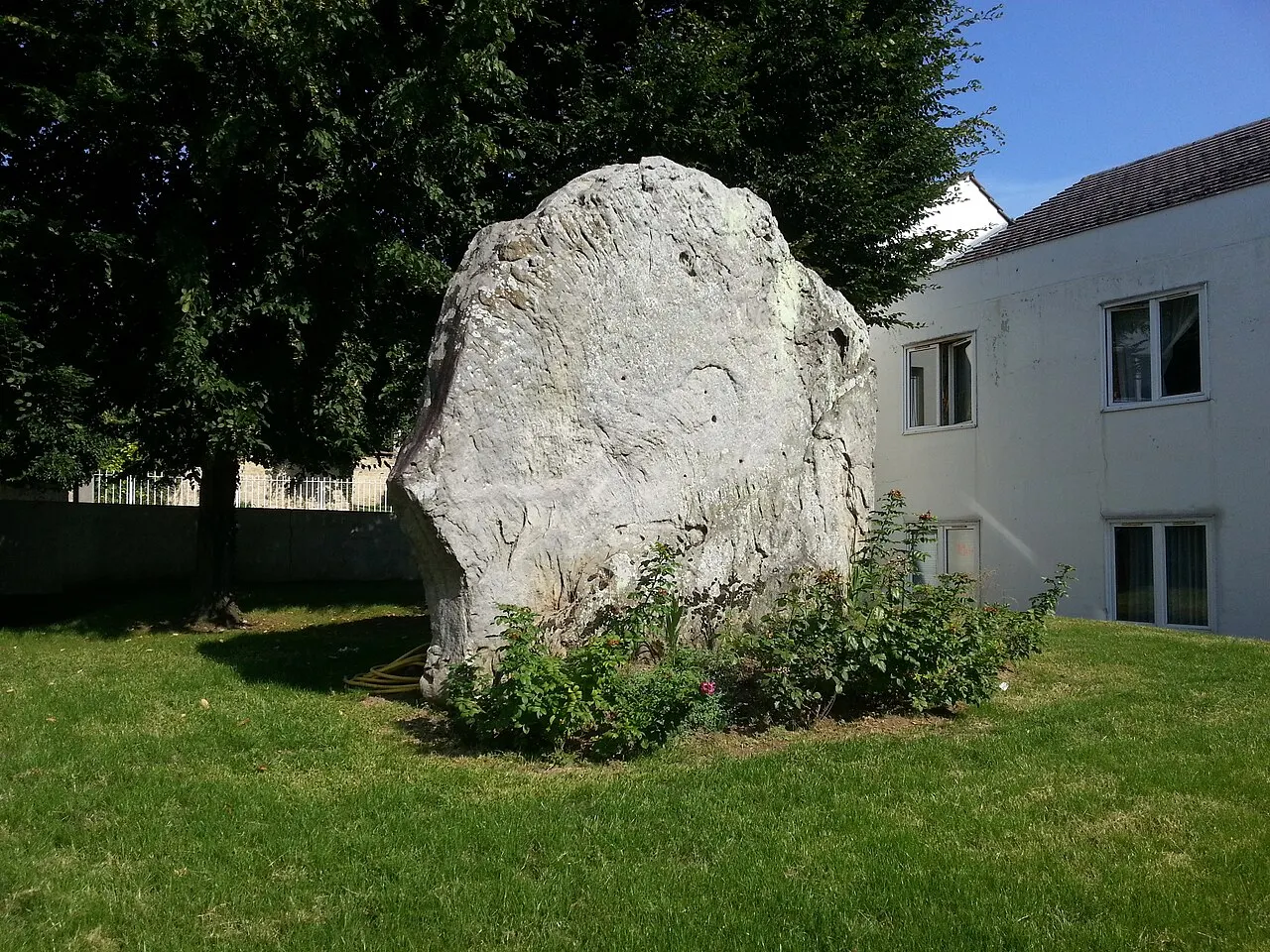 Menhir dit la Pierre-Fouret