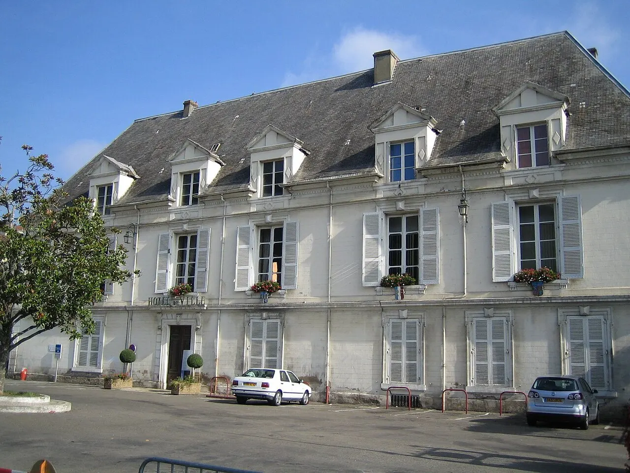 Ancien évêché et hôtel de ville