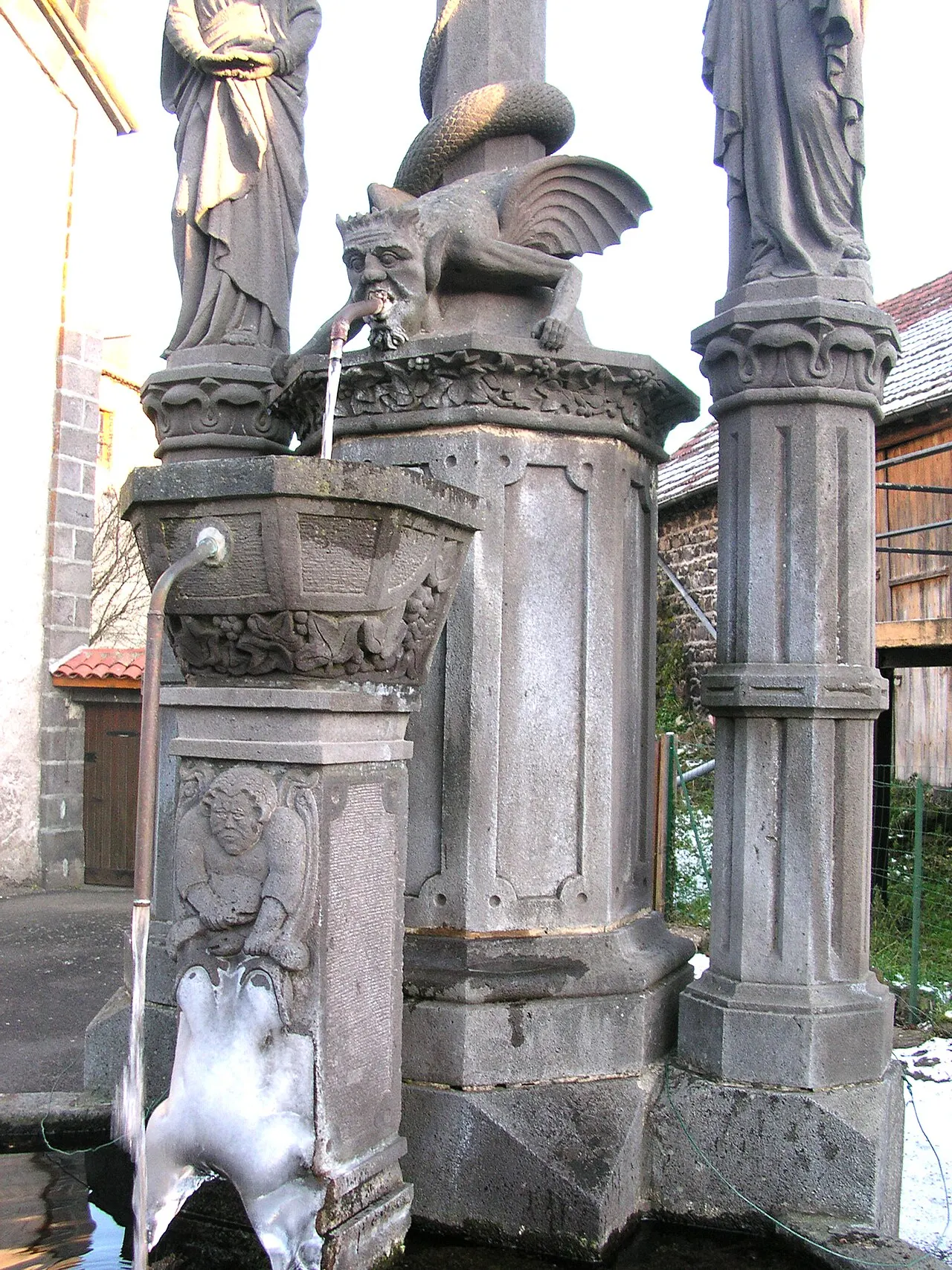 Fontaine-calvaire de Ponteix