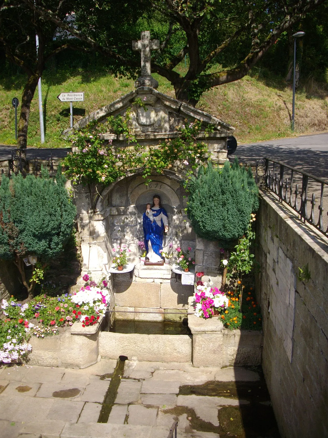 Fontaine Notre-Dame du Roncier