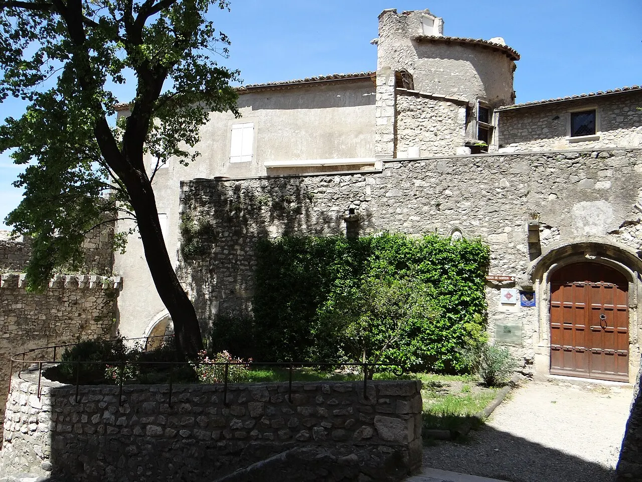 Immeuble dit Lacombe, à la base du clocher de la cathédrale