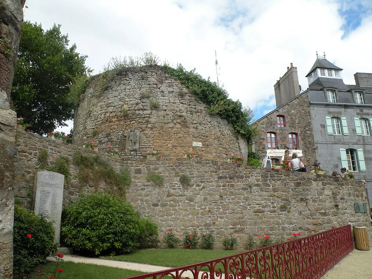 Enceinte urbaine fortifiée