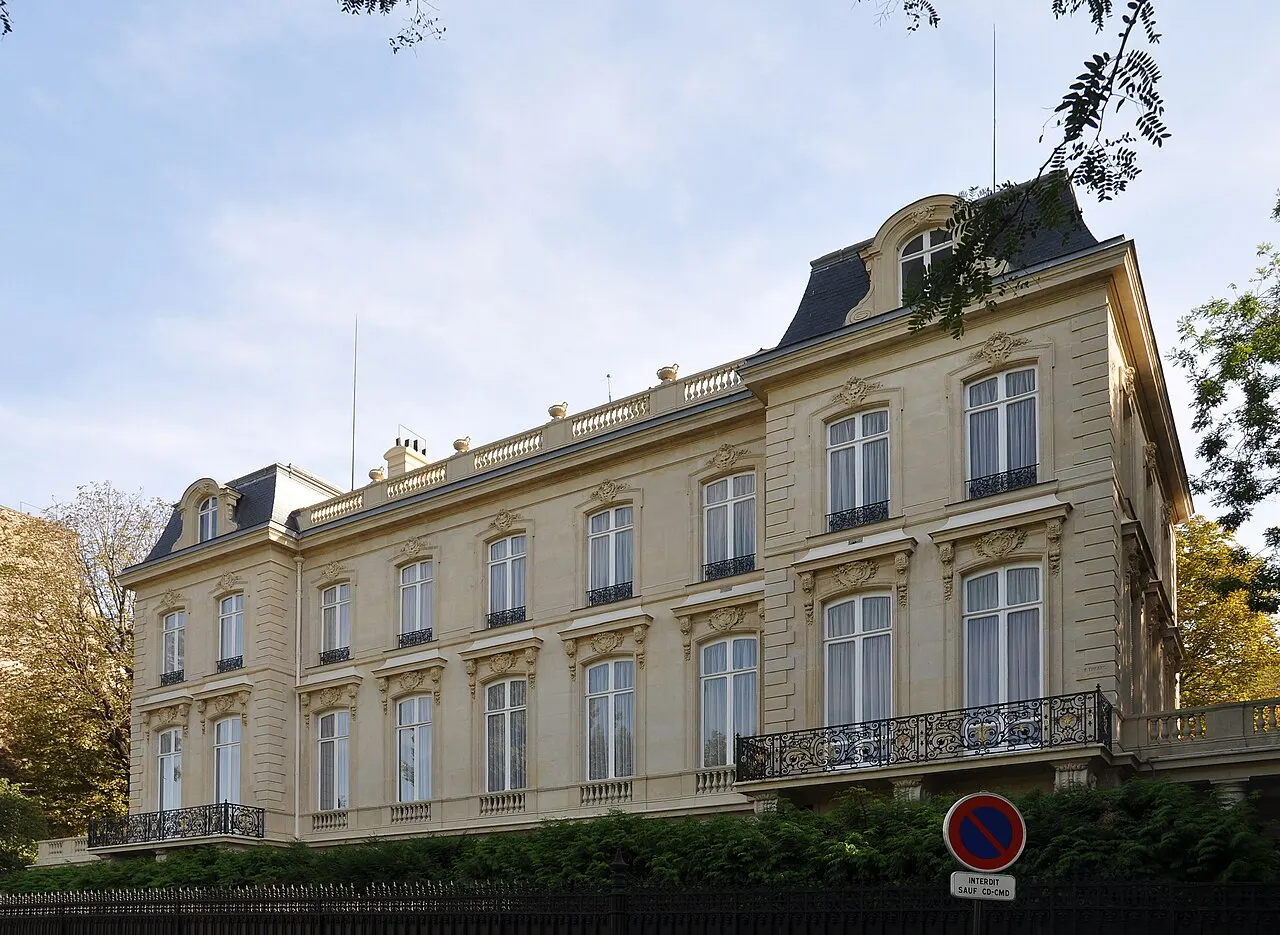 Hôtel de Monpelas, actuellement ambassade de la République d’Angola