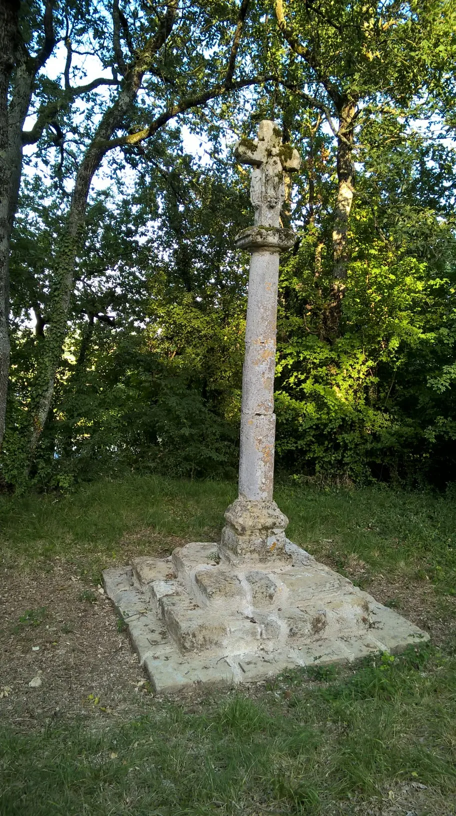 Croix du cimetière de Verduzan