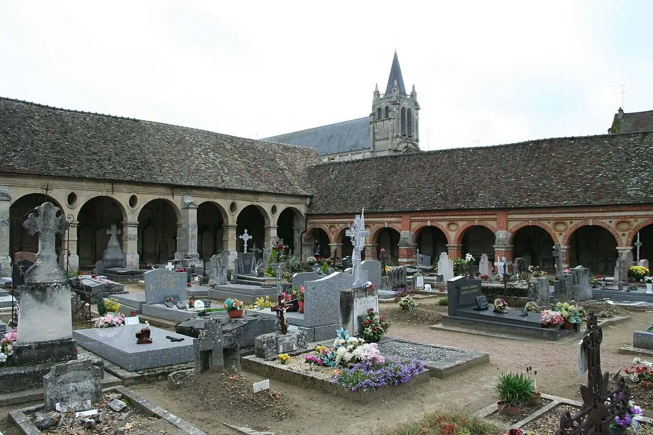 Cimetière de Montfort-l’Amaury