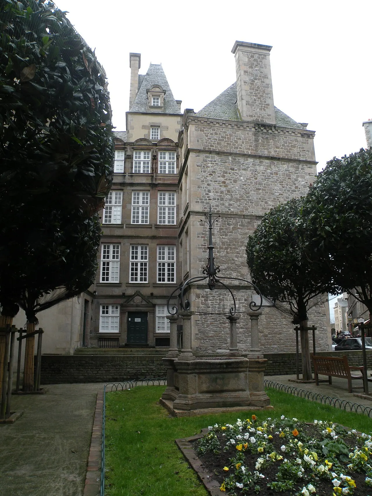Ancien hôtel André-Desilles, actuellement bibliothèque municipale