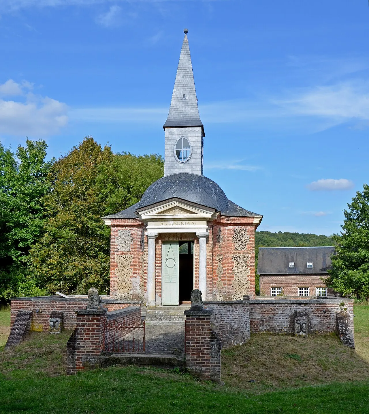 Chapelle funéraire Saint-Laurian