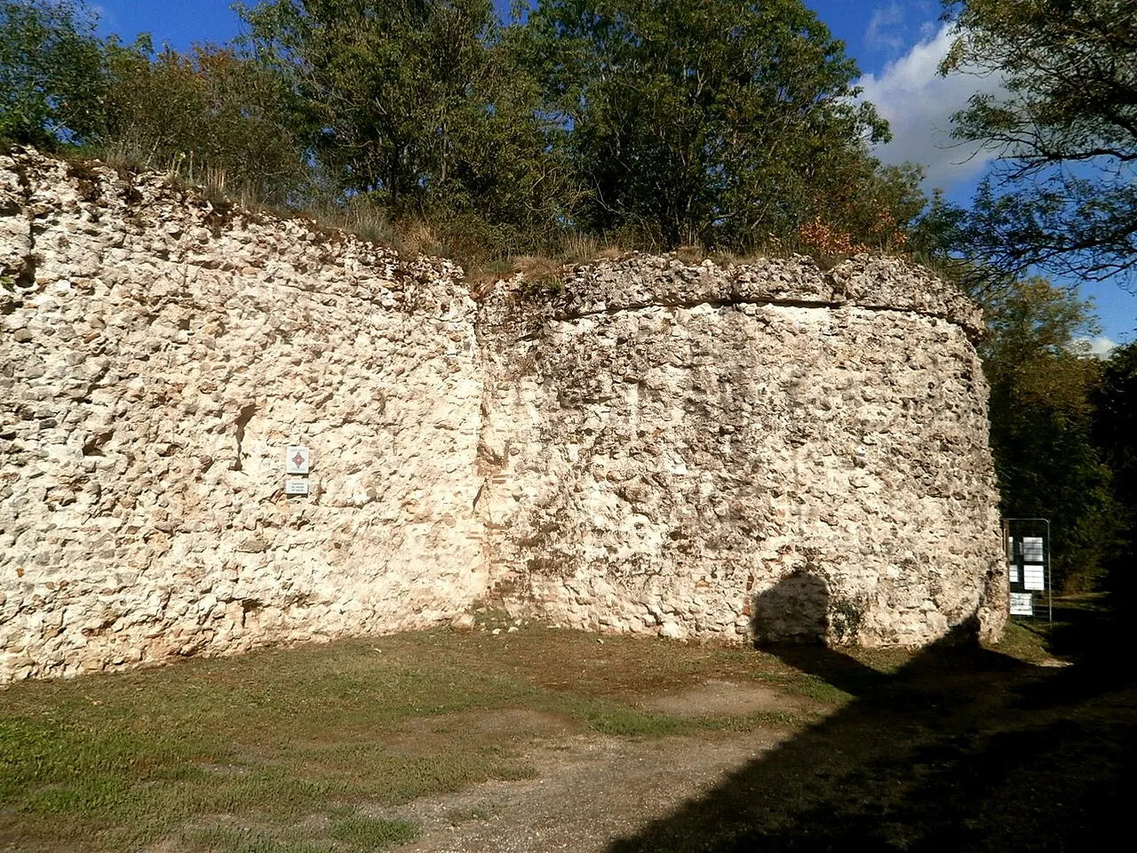 Castellum de Larcay
