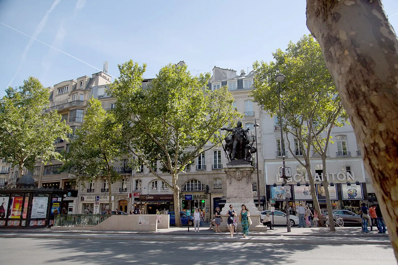Place Henri-Mondor