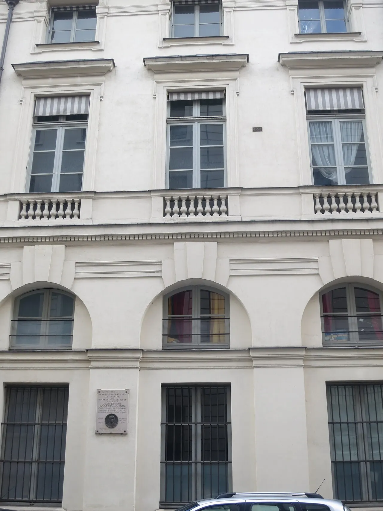 Immeuble, en bordure du Palais-Royal