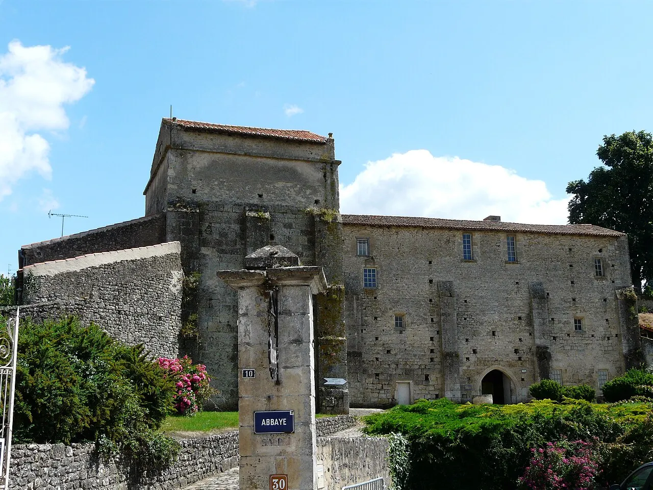 Ancienne abbaye Saint-Pierre
