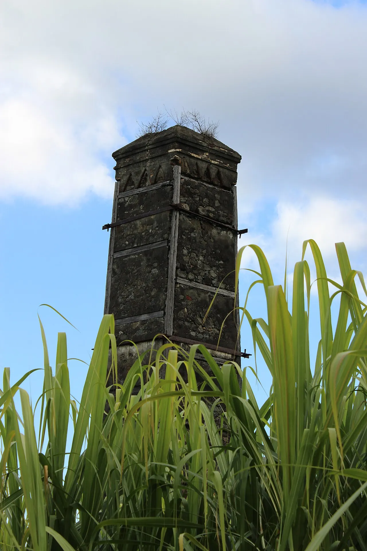 Ancienne usine de Gol-les-Hauts ou Cheminée dite « Gol-les-Hauts »