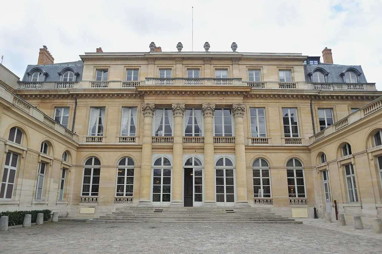 Hôtel du Châtelet (ancien) ou ancien archevêché de Paris, actuellement ministère du travail