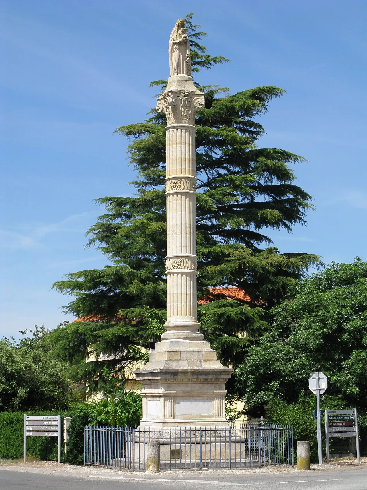 Statue de la Vierge