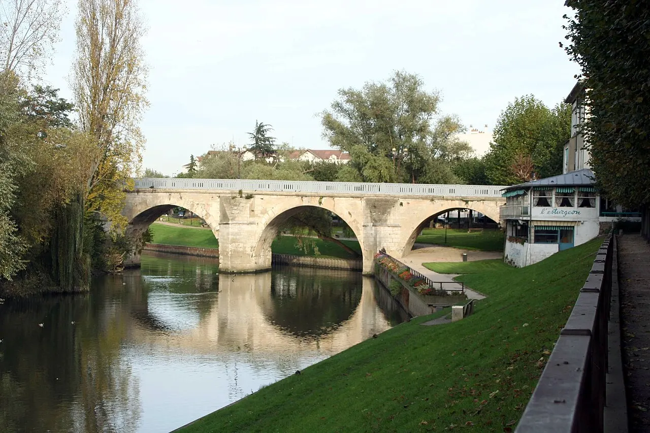 Pont sur la Seine (également sur commune de Carrières-sous-Poissy)