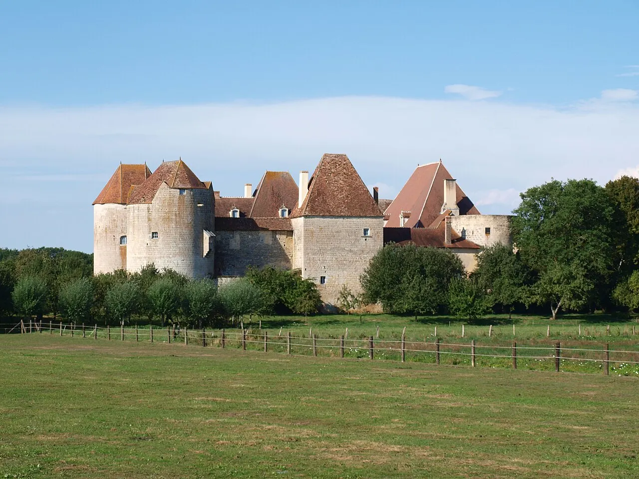 Château de la Motte-Josserand