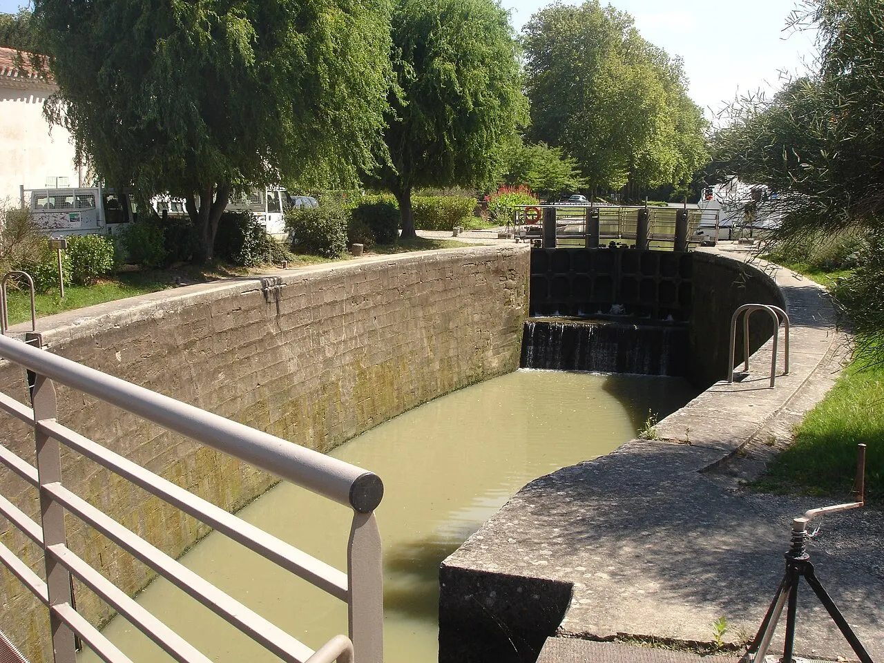 Canal du Midi : Ensemble éclusier de Négra et ses annexes hôtelières