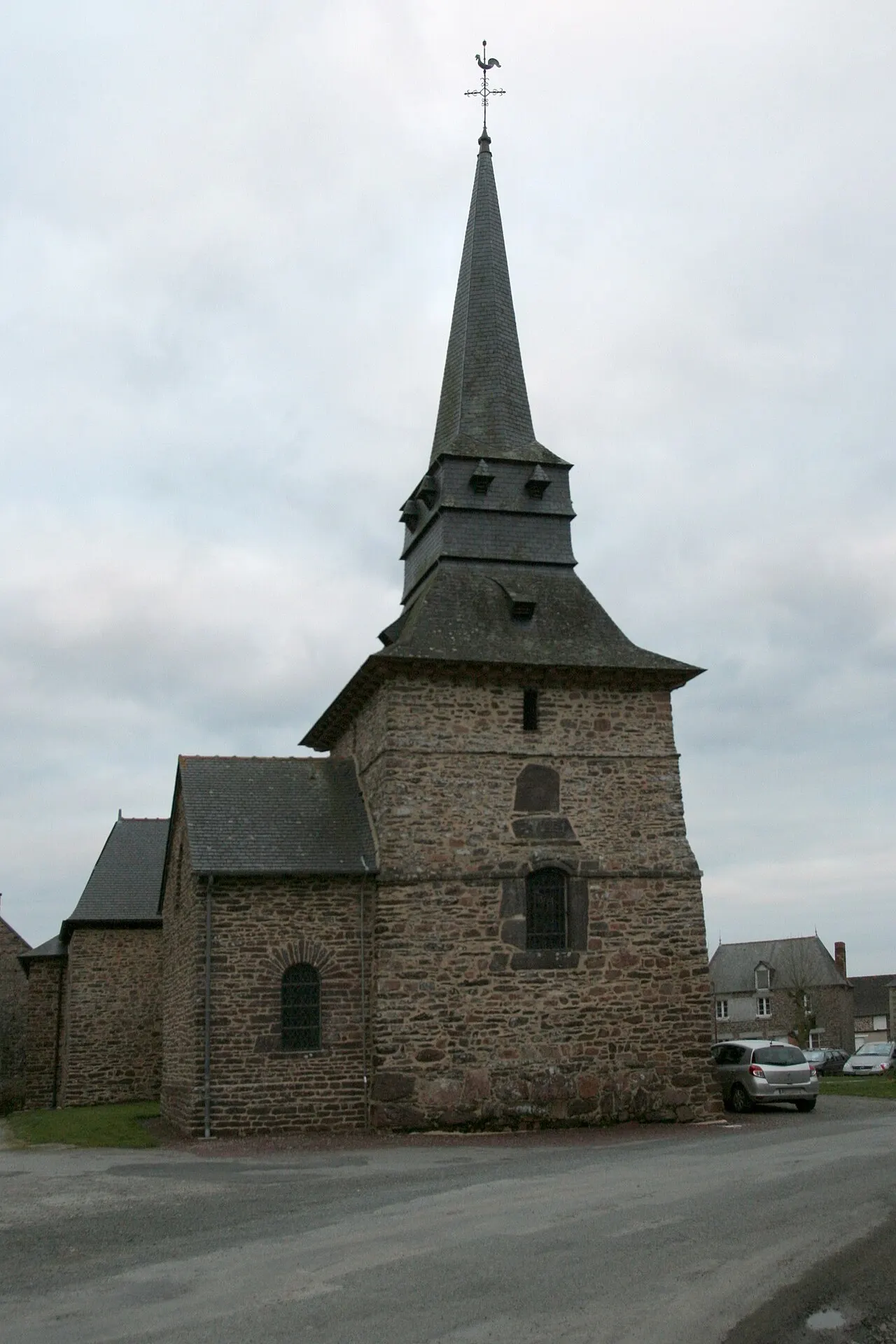Église Saint-Pierre-et-Saint-Péran